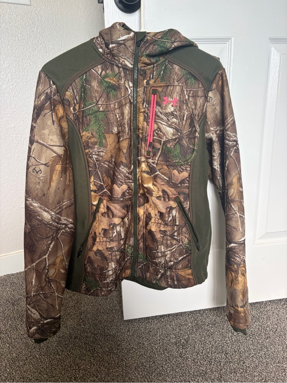 Under Armour Women’s Realtree Camo Softshell Jacket -